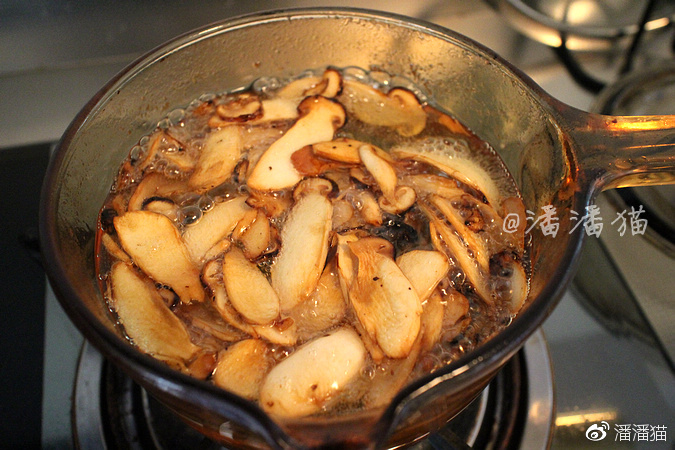 松茸烹饪指南，美味制作窍门与独特风味赏析