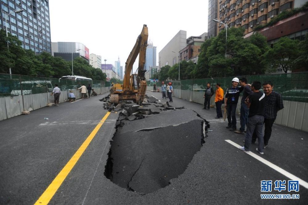 银川公路夜晚塌陷揭秘，事故背后的深度探究