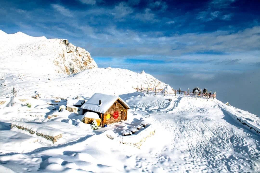 春节冰雪旅游，年味与冬景的双重体验