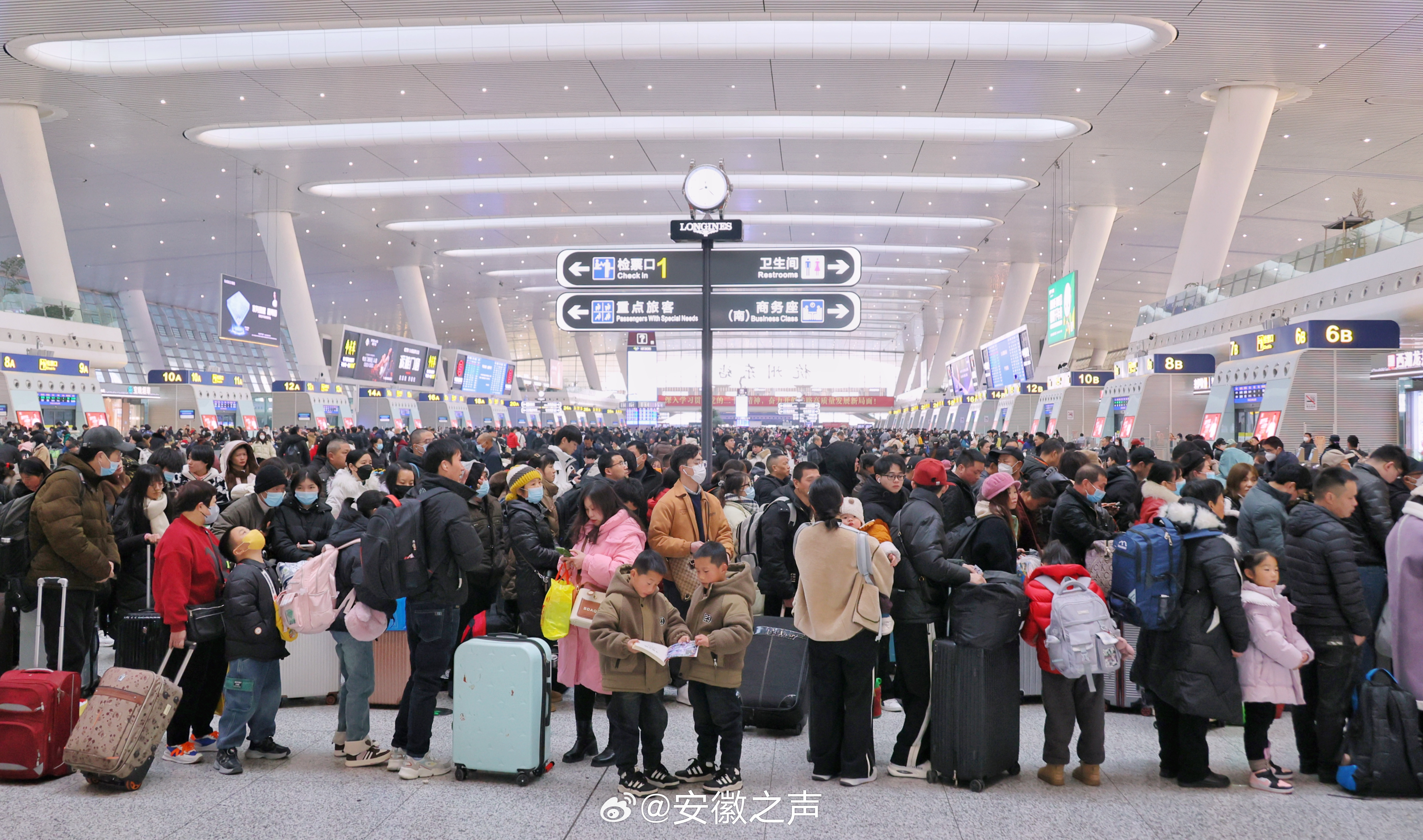 长三角春运铁路客流量破纪录，挑战与机遇交织前行